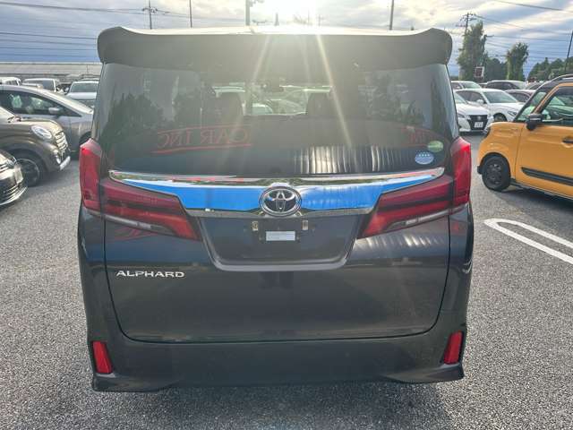 Toyota Alphard 9