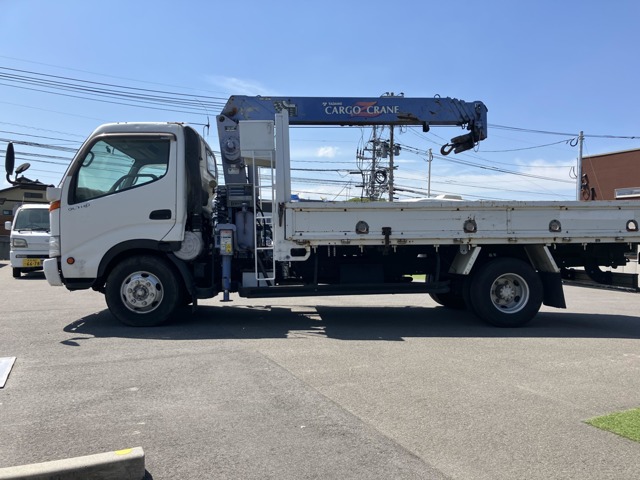Hino Dutro 2