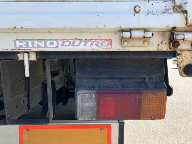 Hino Dutro 8