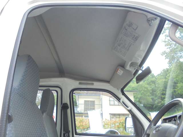 Daihatsu Hijet Cargo 11
