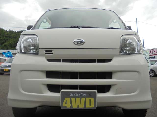 Daihatsu Hijet Cargo 2
