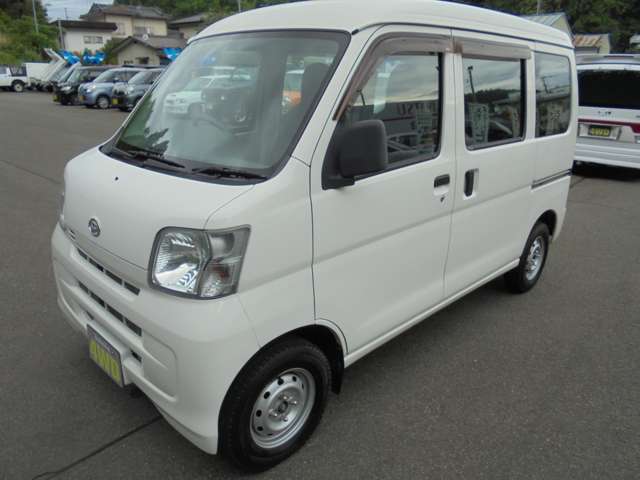 Daihatsu Hijet Cargo 4