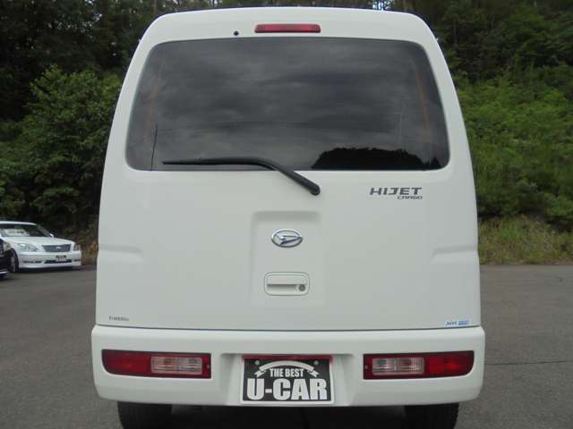 Daihatsu Hijet Cargo 6