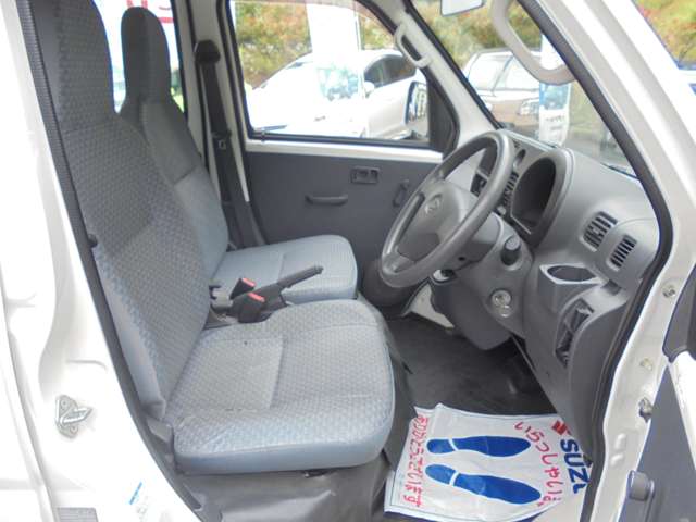 Daihatsu Hijet Cargo 9