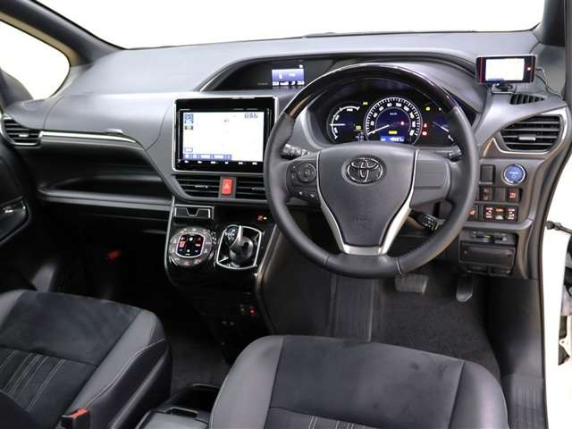 Toyota Esquire 5