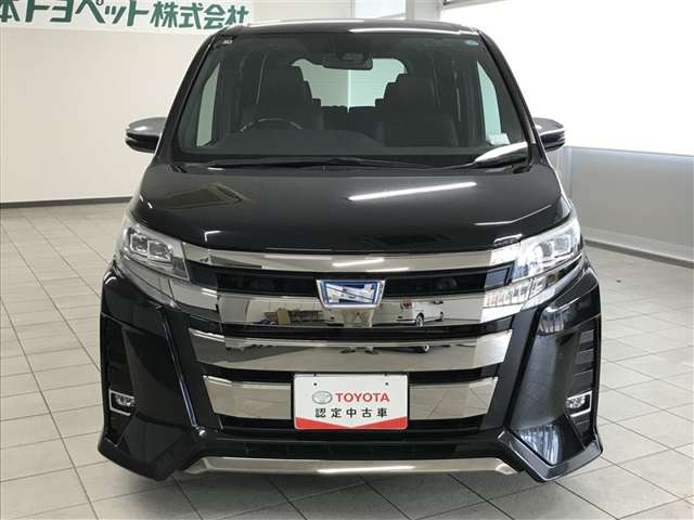 Toyota Noah 5