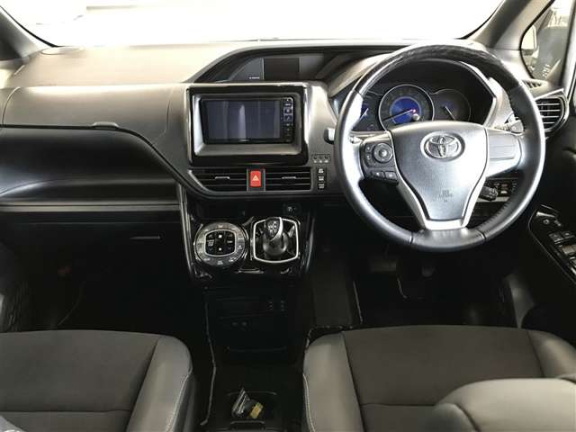 Toyota Noah 9