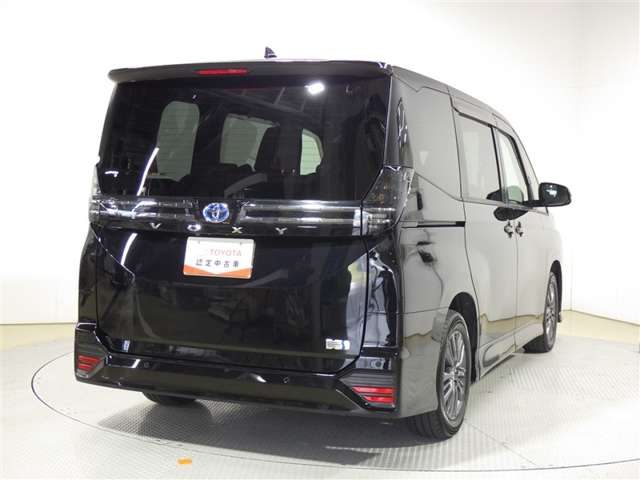 Toyota Voxy 6