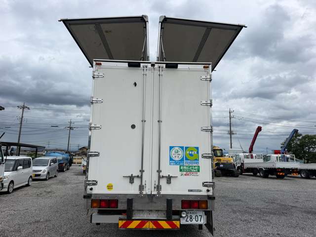 Isuzu Giga 6
