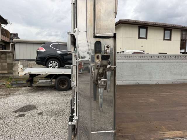 Isuzu Giga 8