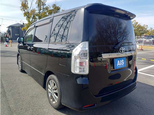 Toyota Voxy 8