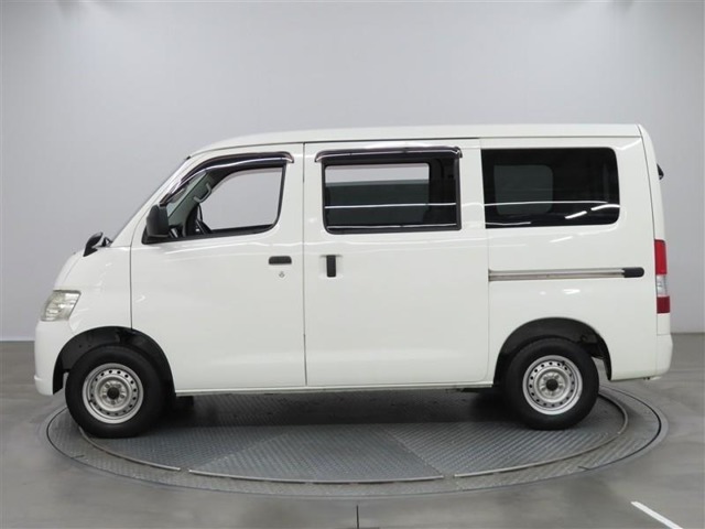Toyota Light Ace Van 4