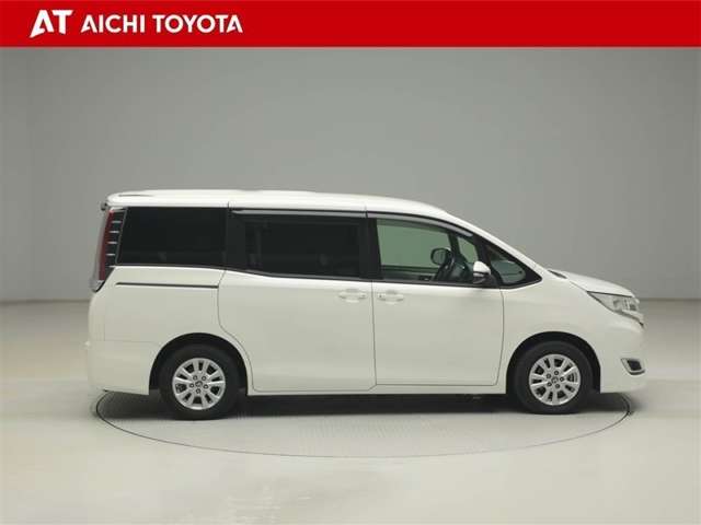 Toyota Noah 7