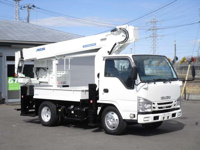 Isuzu Elf 2