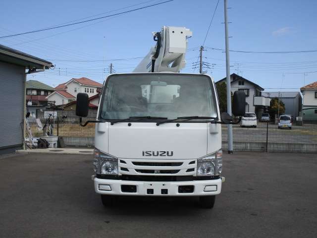 Isuzu Elf 7