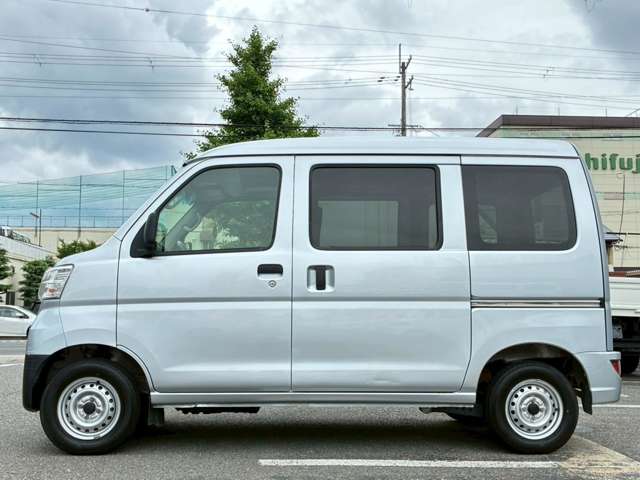 Toyota Pixis Van 11