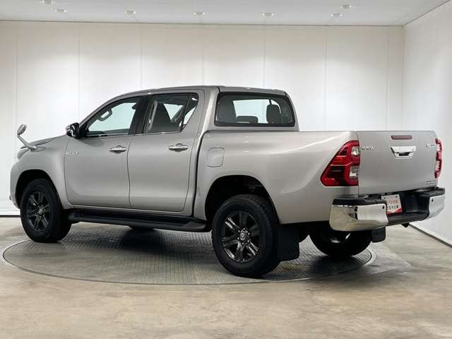 Toyota Hilux 5