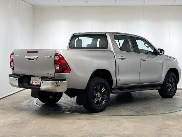 Toyota Hilux 6