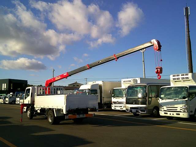 Isuzu Elf 12