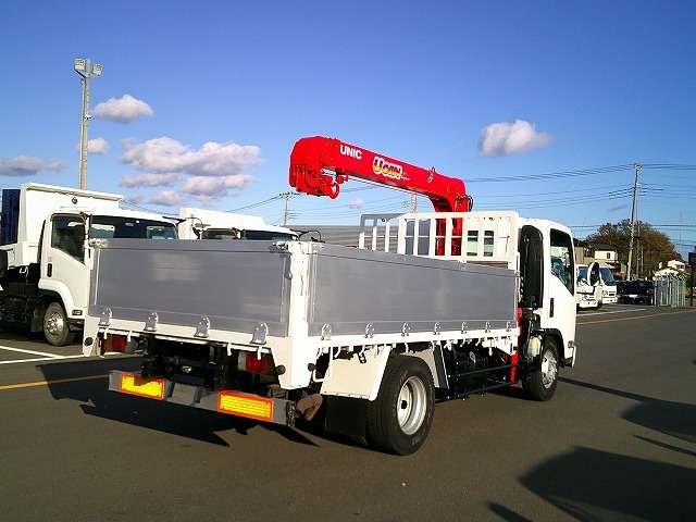 Isuzu Elf 3