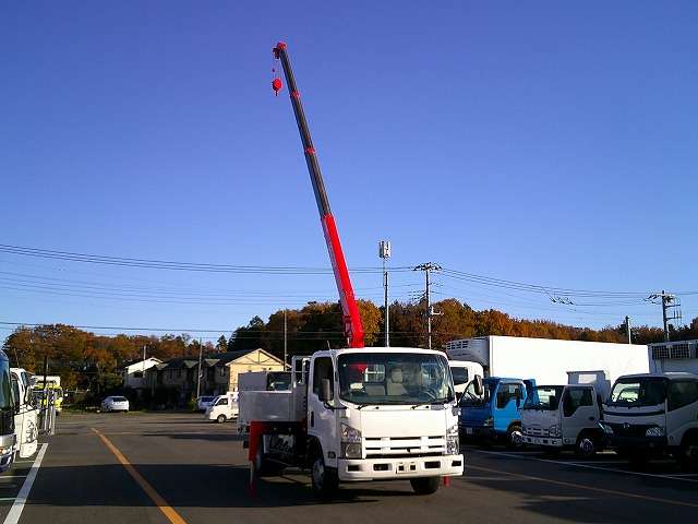 Isuzu Elf 4