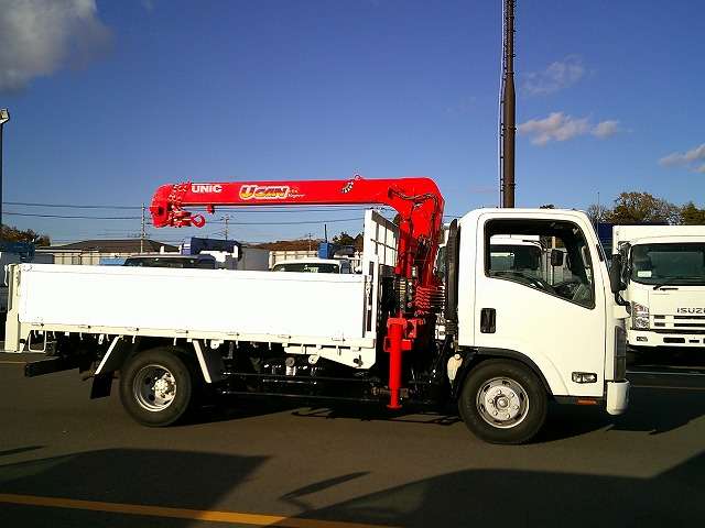 Isuzu Elf 8