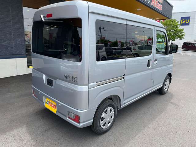 Daihatsu Hijet Cargo 8