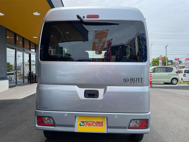 Daihatsu Hijet Cargo 9
