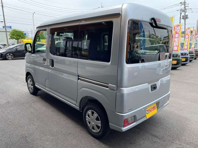 Daihatsu Hijet Cargo 10