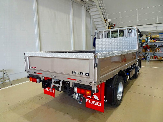 Mitsubishi Fuso Canter 2