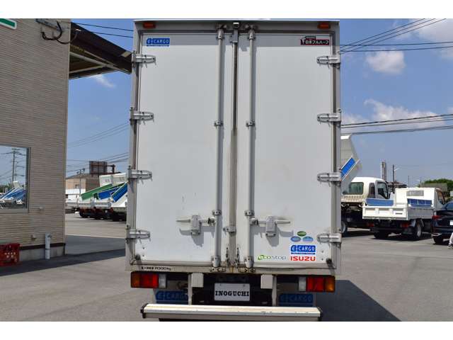 Isuzu Elf 11