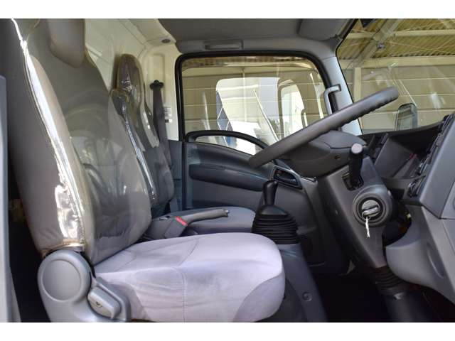 Isuzu Elf 12