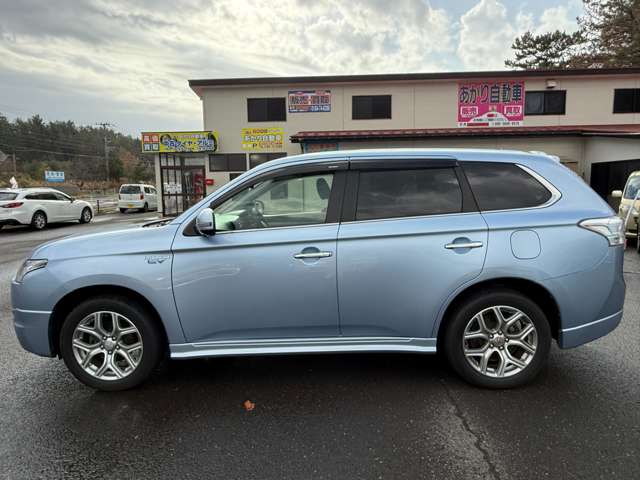 Mitsubishi Outlander PHEV 4
