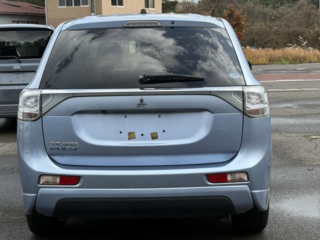 Mitsubishi Outlander PHEV 6