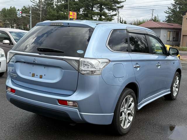 Mitsubishi Outlander PHEV 7