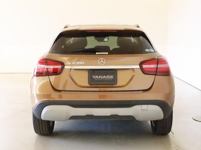 Mercedes-Benz GLA-Class 3