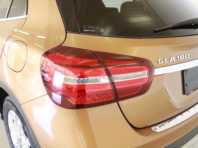 Mercedes-Benz GLA-Class 9