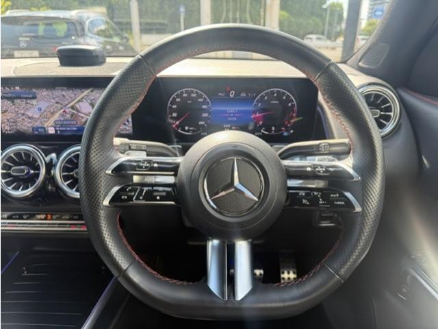Mercedes-Benz GLB 12