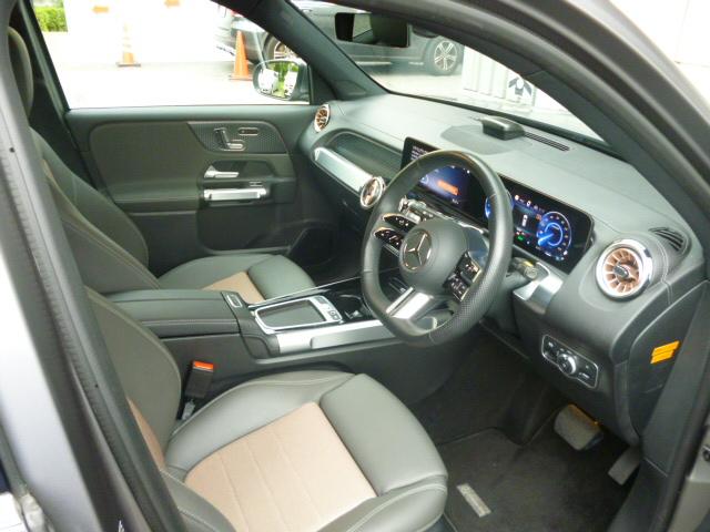 Mercedes-Benz EQB 10
