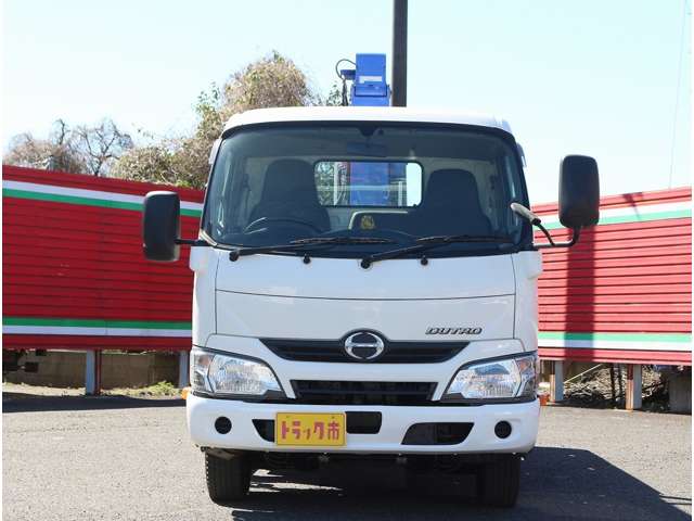 Hino Dutro 6