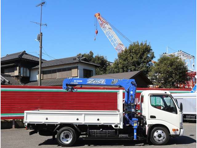 Hino Dutro 8