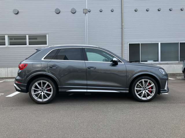 Audi RS Q3 8