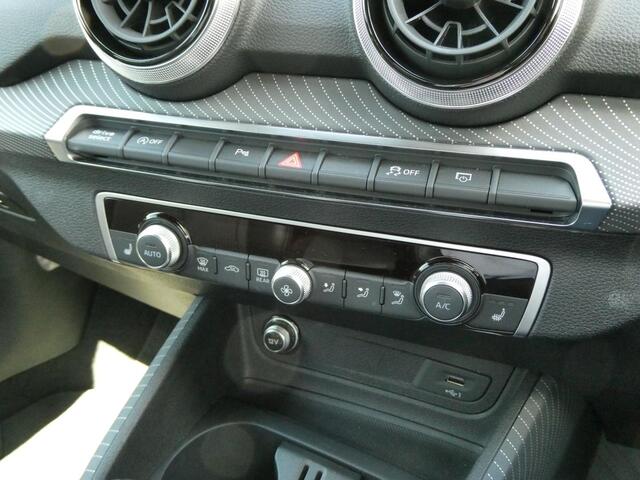 Audi Q2 12