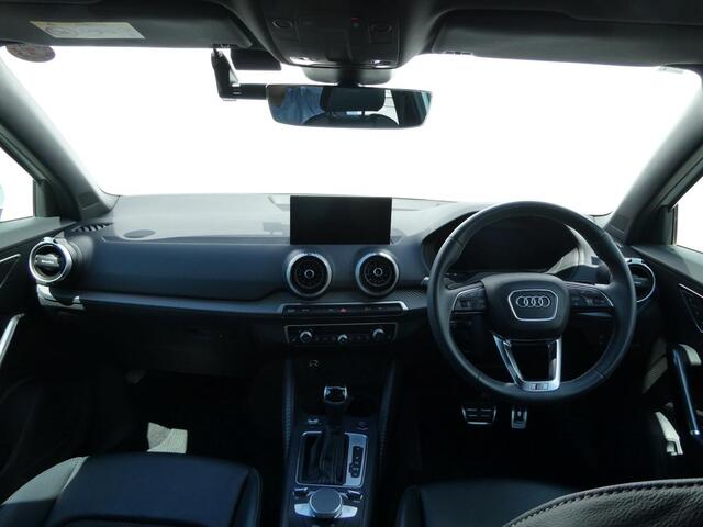Audi Q2 6