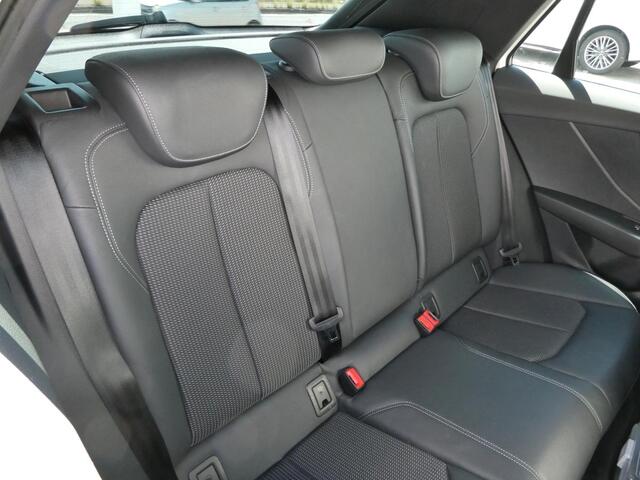 Audi Q2 10