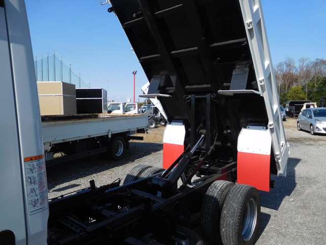 Mitsubishi Fuso Canter 2