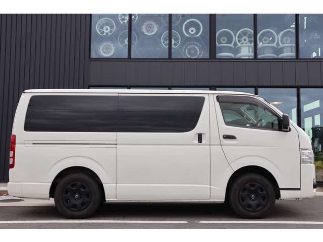 Toyota Hiace Van 9