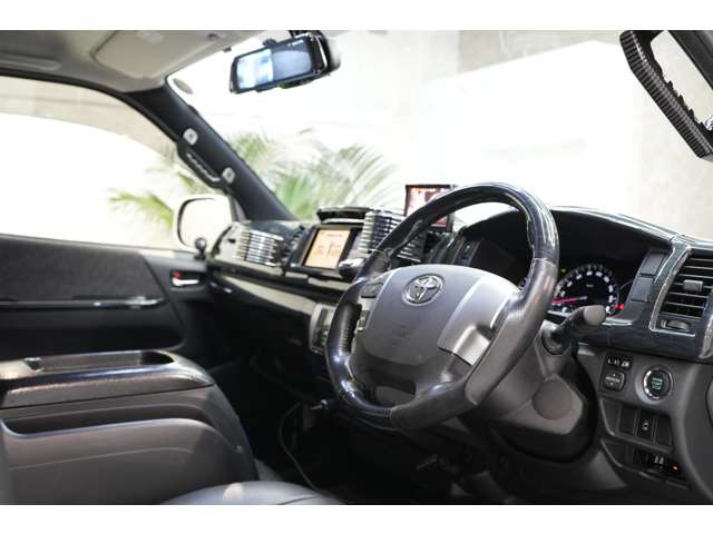 Toyota Hiace 12