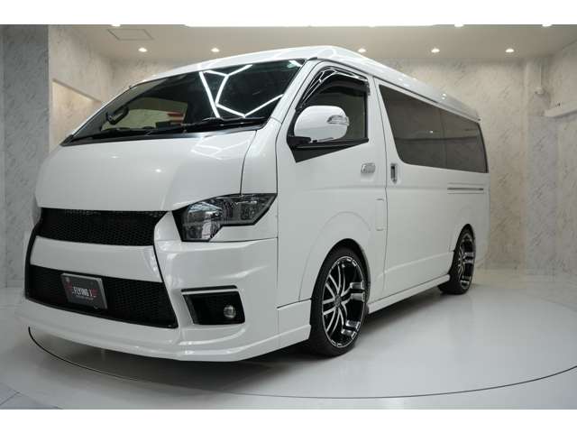 Toyota Hiace 5