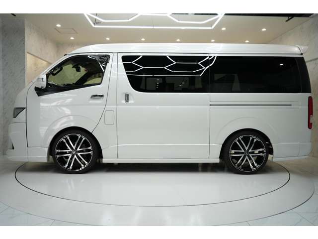 Toyota Hiace 6